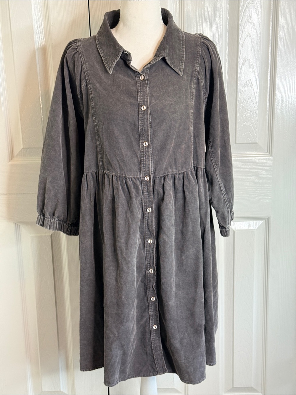 Umgee Charcoal Corduroy Button Front Tiered Midi Dress Sz L Boho